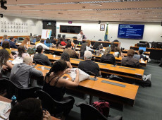 Pesquisadores debatem em Bras&iacute;lia o papel da comunica&ccedil;&atilde;o p&uacute;blica